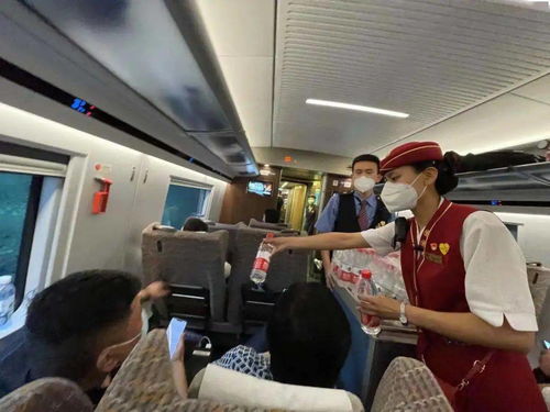北京局集團(tuán)公司全力做好受暴雨影響站車滯留旅客服務(wù)工作